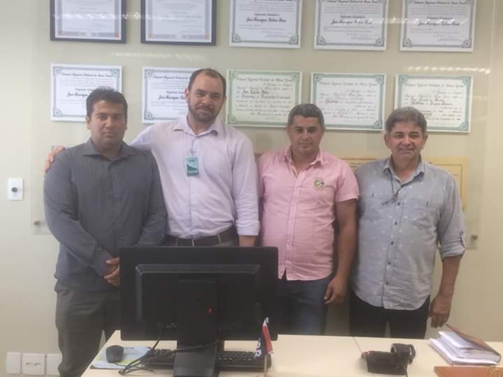 REUNIÃO COM REPRESENTANTE DA CEMIG EM BUSCA DE RECURSOS DE ILUMINAÇÃO PARA O BAIRRO ESPLANADA NO DISTRITO DE TIPITI