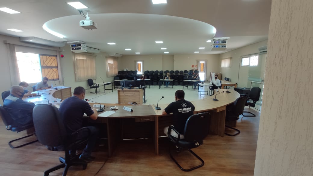 Comissões se reúnem para discutir Projeto de Lei que...