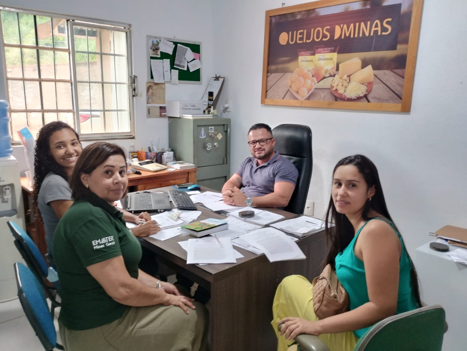 PRODUTOR DE SANTA MARIA DO SUAÇUÍ RECEBE O SELO DE I...