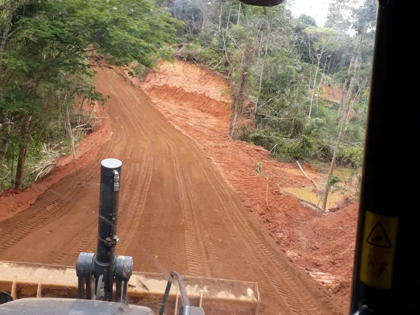 FINALIZAÇÃO DE REPARO, ATERRAMENTO E MANILHAMENTO NA...