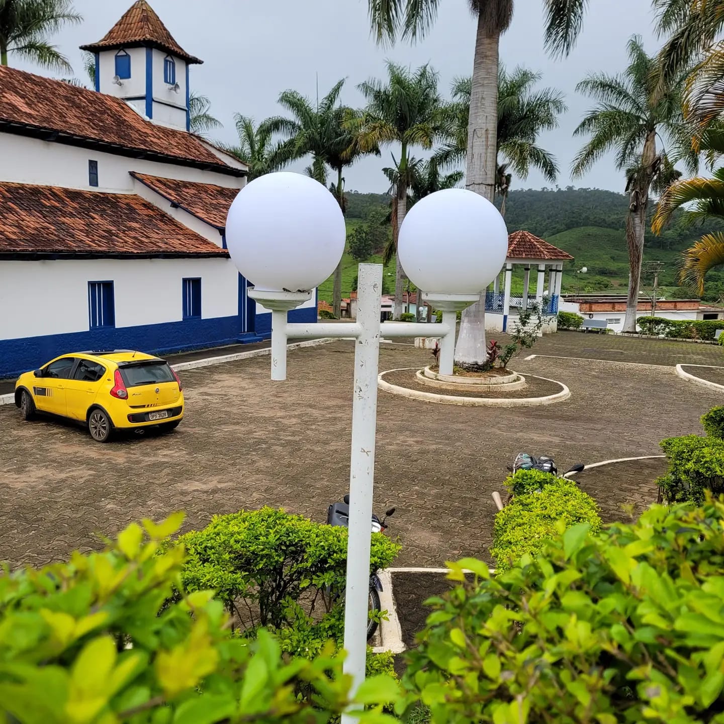 MANUTENÇÃO DA PRAÇA DA MATRIZ