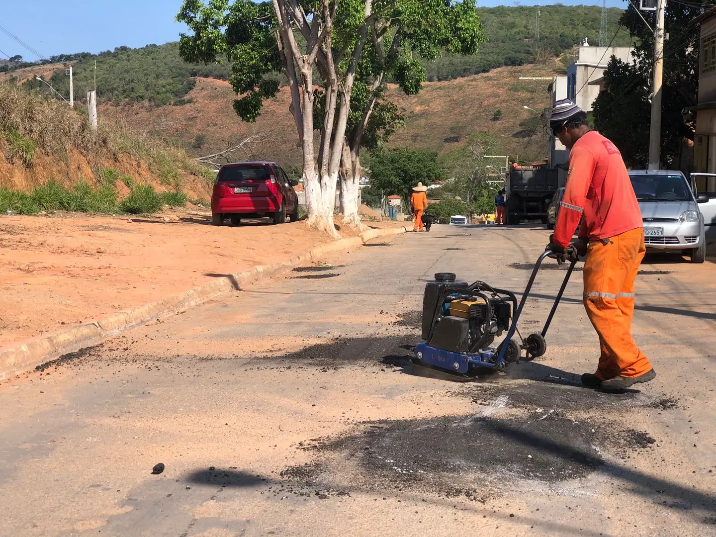 APÓS SOLICITAÇÃO DA PREFEITURA, DER REALIZA OPERAÇÃO...
