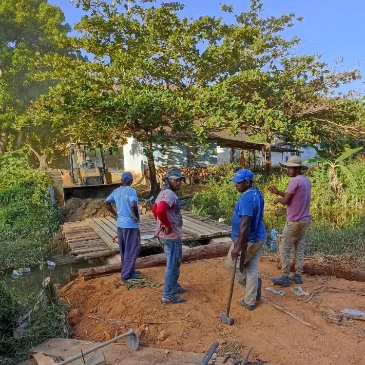 PREFEITURA ENTREGA OBRA DE CONSTRUÇÃO DE PONTE NA CO...