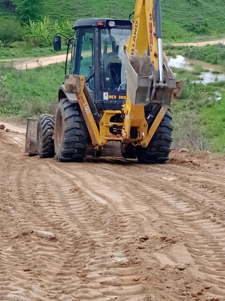 PREFEITURA INTENSIFICA RECUPERAÇÃO DAS ESTRADAS RURA...