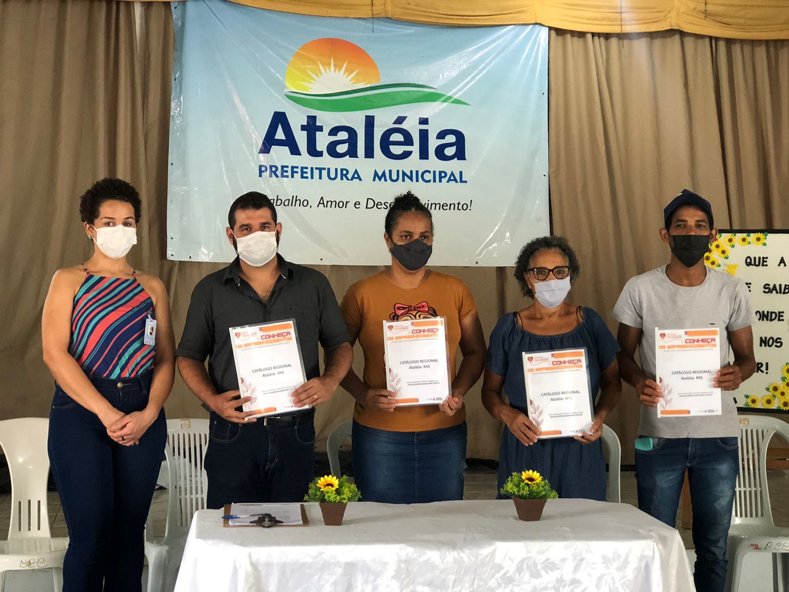 PROJETO TRAJETO RENDA ENCERRA CAPACITAÇÃO COM ENTREG...