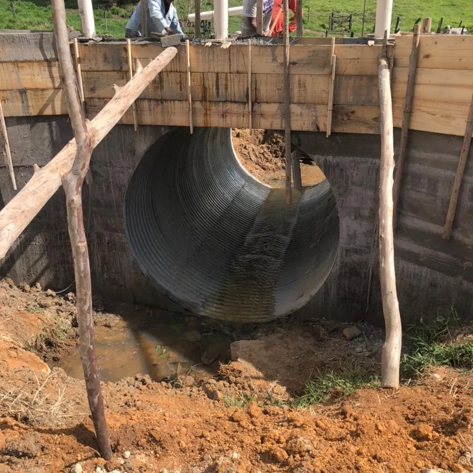 TIPITI E CÓRREGO DE AREIA RECEBEM OBRAS DE MANILHAMENTO