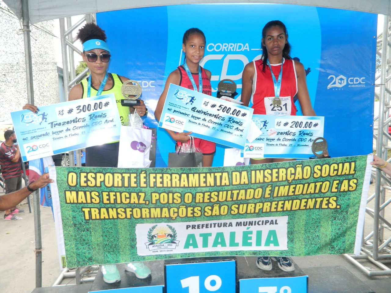 ATLETISMO FEMININO DE ATALÉIA É CAMPEÃO DA 1ª CORRIDA CDC AZUL EM TEIXEIRA DE FREITAS-BA ATLETISMO FEMININO DE ATALÉIA É CAMPEÃO DA 1ª CORRIDA CDC AZUL EM TEIXEIRA DE FREITAS-BA