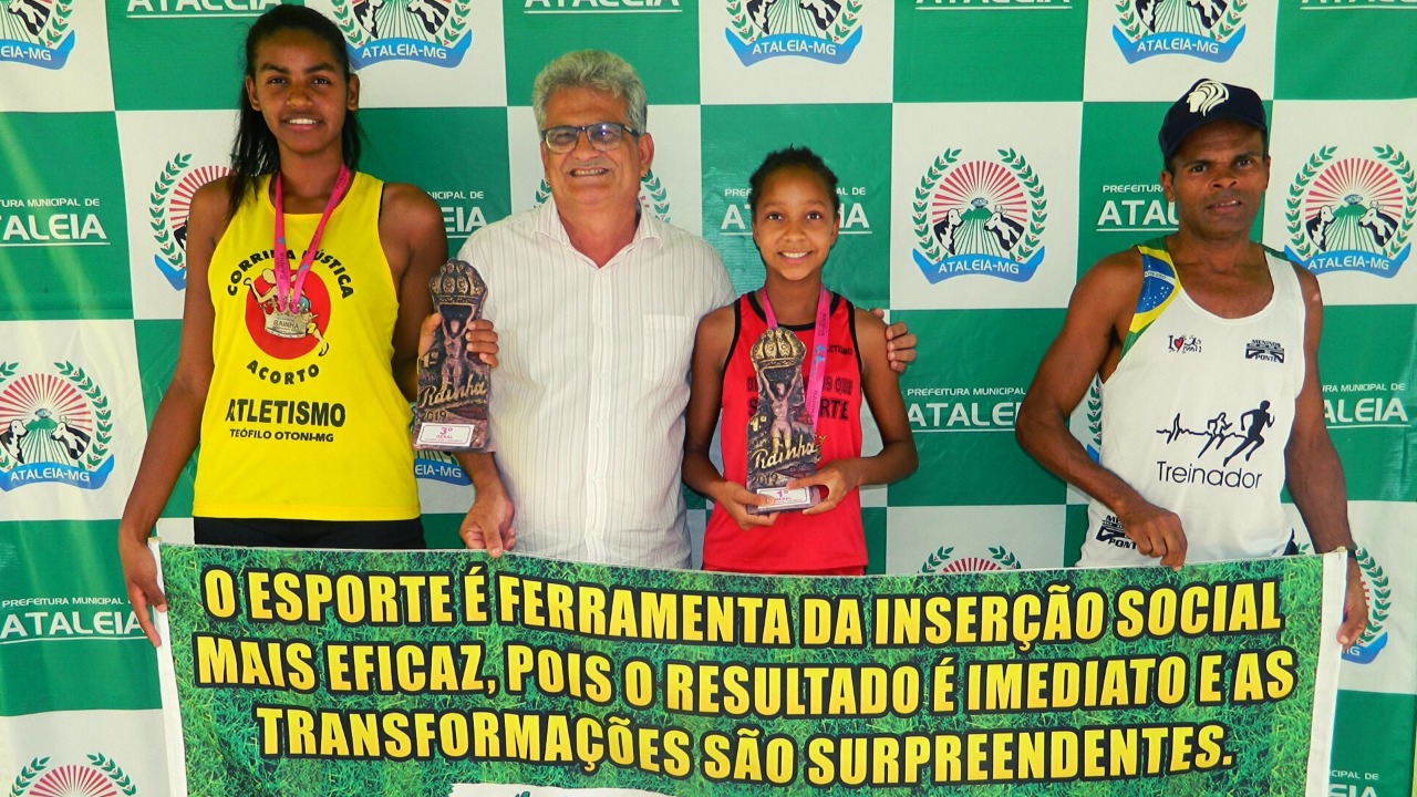 PREFEITO TARIK BARBOSA RECEBE EM SEU GABINETE EQUIPE DE ATLETISMO DE ATALÉIA CAMPEÃO EM JAGUARÉ-ES PREFEITO TARIK BARBOSA RECEBE EM SEU GABINETE EQUIPE DE ATLETISMO DE ATALÉIA CAMPEÃO EM JAGUARÉ-ES