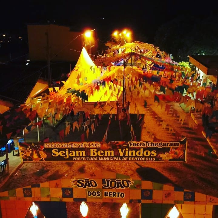 BERTÓPOLIS ESTÁ DE BRAÇOS ABERTOS A ESPERA DE VOCÊS PARA AS NOSSAS FESTIVIDADES BERTÓPOLIS ESTÁ DE BRAÇOS ABERTOS A ESPERA DE VOCÊS PARA AS NOSSAS FESTIVIDADES