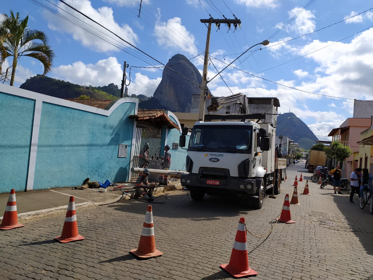 AMPLIAÇÃO DA CARGA ELÉTRICA DA ESCOLA ESTADUAL LACER...