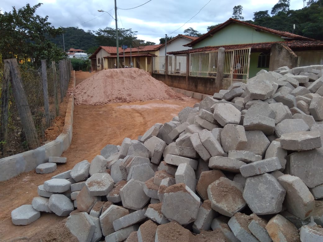 MAIS UMA OBRA INICIADA
