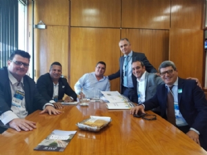 PREFEITO E VICE LEVAM DEMANDAS ESPECIFICAS À MARCHA DOS PREFEITOS, REALIZADA EM BRASÍLIA PREFEITO E VICE LEVAM DEMANDAS ESPECIFICAS À MARCHA DOS PREFEITOS, REALIZADA EM BRASÍLIA