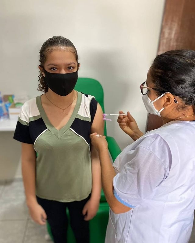 VACINAÇÃO CONTRA COVID-19 EM PESSOAS COM IDADE DE 12...