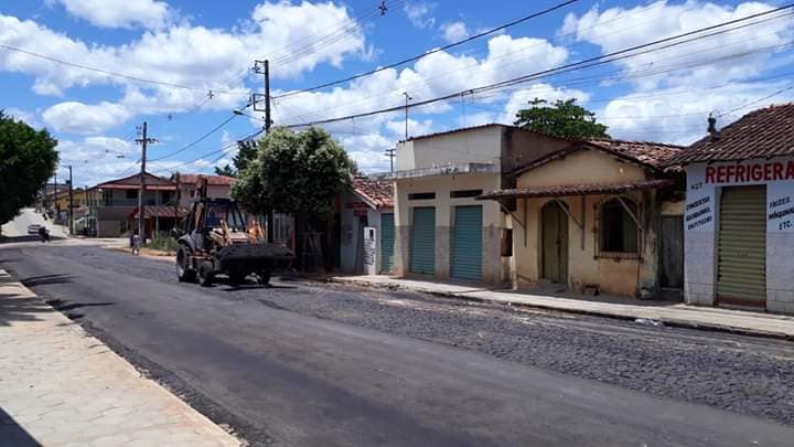 PAVIMENTAÇÃO ASFÁLTICA DA PRAÇA AURÉLIO BATISTA