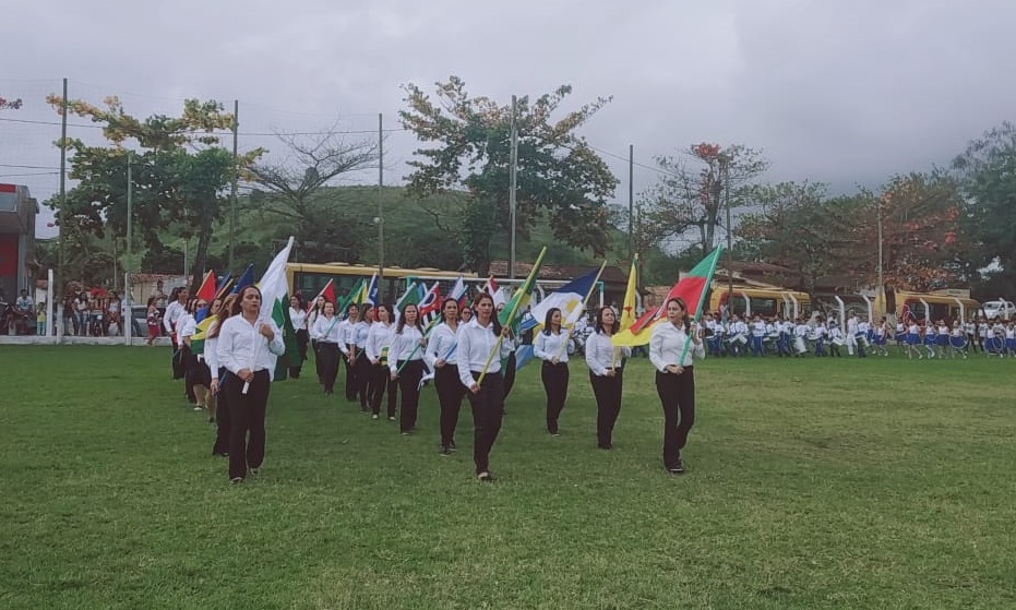 TRADICIONAL DESFILE CÍVICO MARCA O FERIADO DE 7 DE SETEMBRO EM MACHACALIS TRADICIONAL DESFILE CÍVICO MARCA O FERIADO DE 7 DE SETEMBRO EM MACHACALIS
